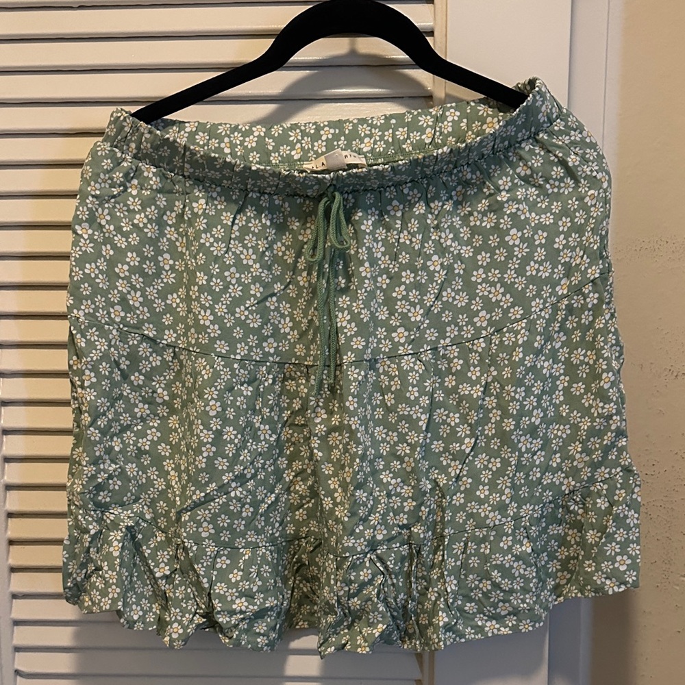 La Hearts Green Floral Tiered Ruffle Skirt